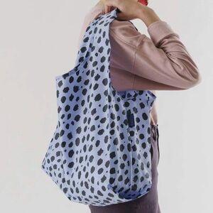 BAGGU BLUE CHEETAH Standard Size Reusable Bag - Discontinued Pattern